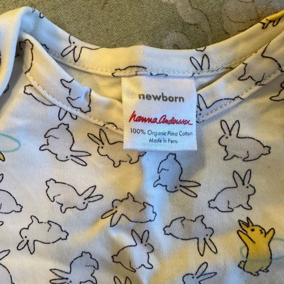 Hanna Andersson onesie and pant set bunnies - Picture 4 of 4